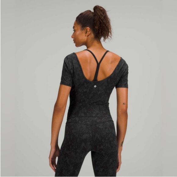 Lululemon Align Short Sleeve Tee Nulu in Hideaway Camo Coal Gray Size 6 - Picture 2 of 5